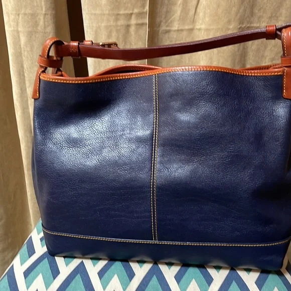 Dark blue Dooney And Bourke leather handbag - Picture 4 of 7